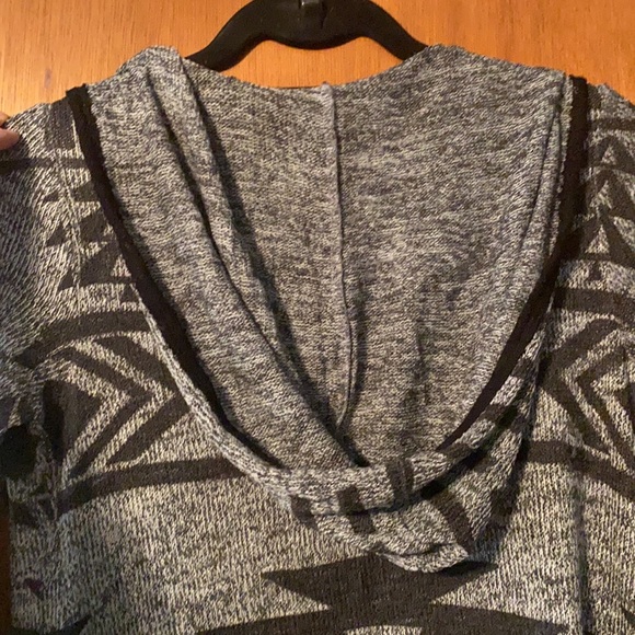 sweater - Picture 5 of 5